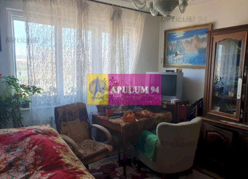 Apartament cu 3 camere de vanzare in Campina