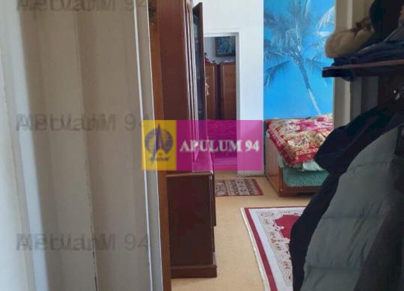 Apartament cu 3 camere de vanzare in Campina