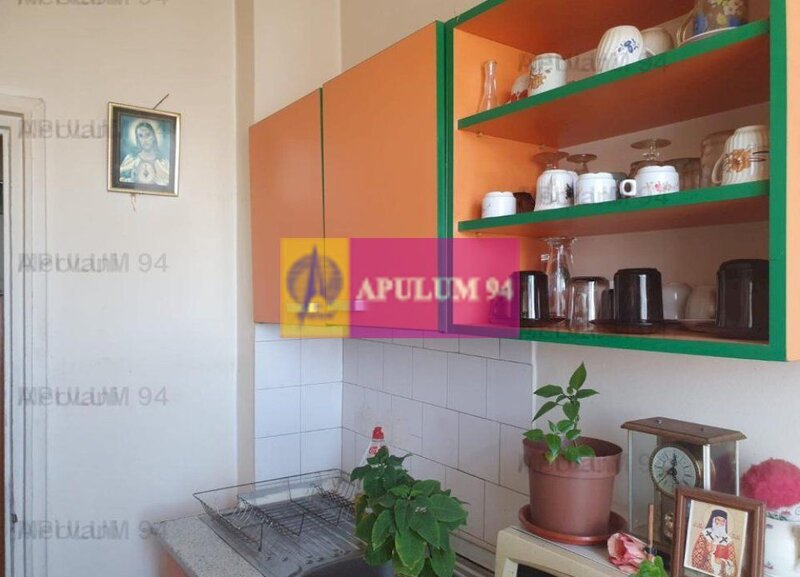 Apartament cu 3 camere de vanzare in Campina