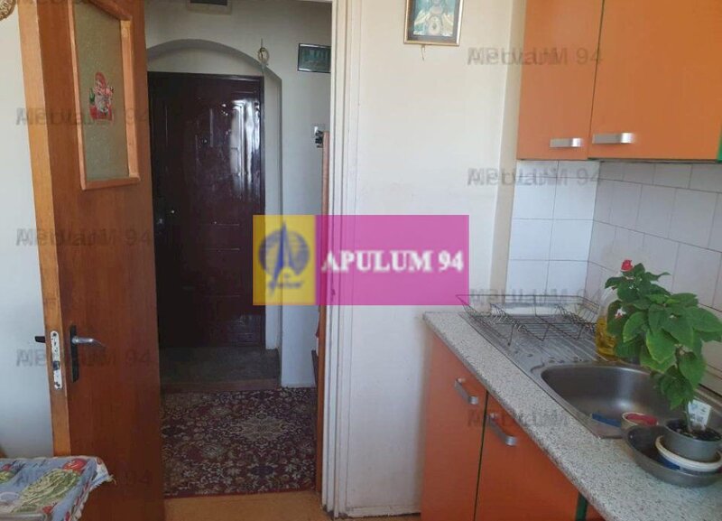 Apartament cu 3 camere de vanzare in Campina