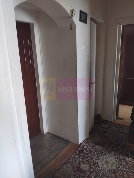Apartament cu 3 camere de vanzare in Campina
